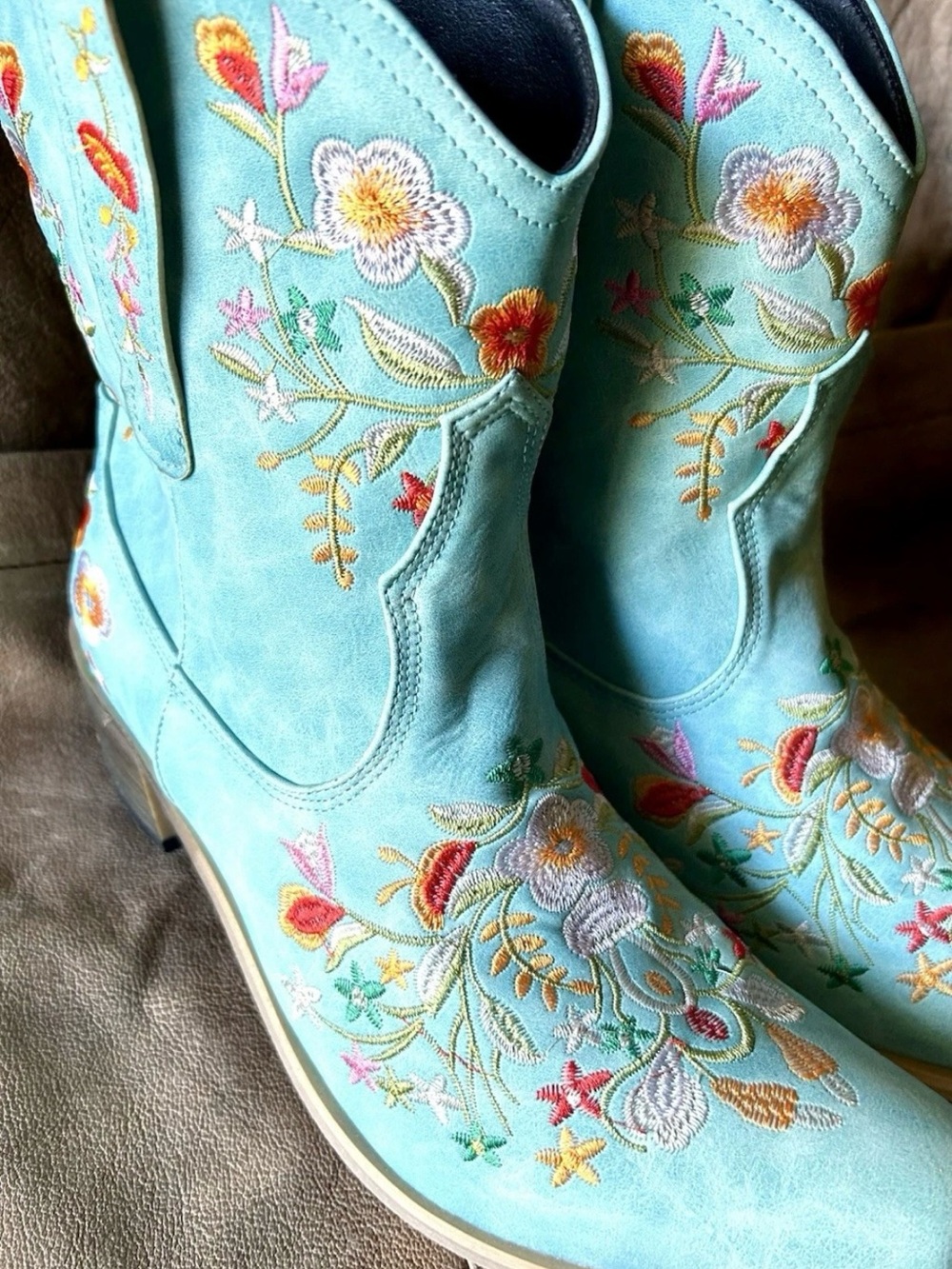 Turquoise Embroidered Western Cowgirl Boots – Wide Calf, Pointed Toe – 10.5 - Picture 5 of 12